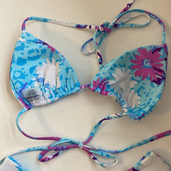 Bikini - Picture 3 of 6